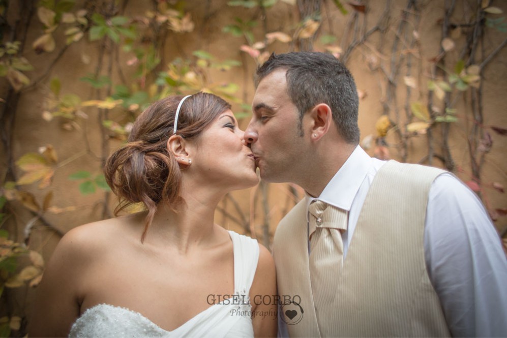 fotografo-boda-natural-beso-amor01