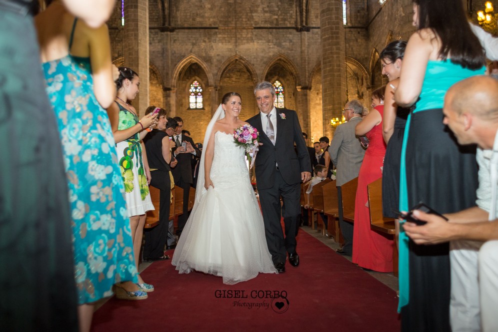 boda barcelona santa maria mar entrada novia