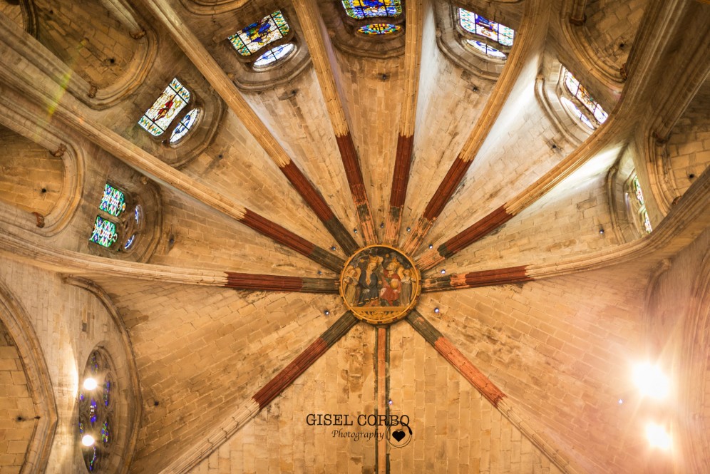 detalles boda barcelona techo iglesia