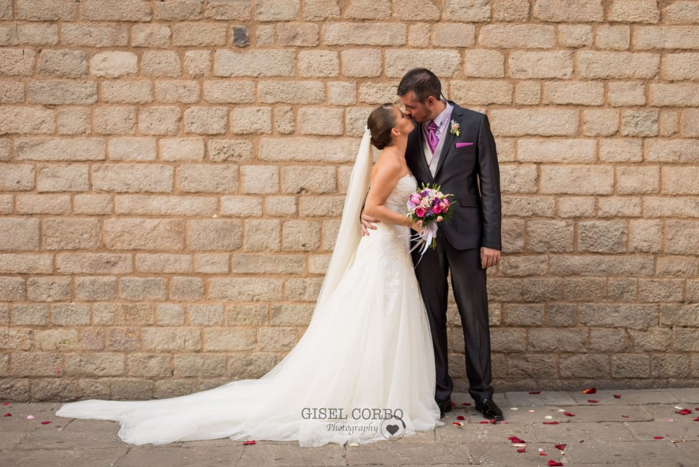 fotografo barcelona reportaje novios velo beso