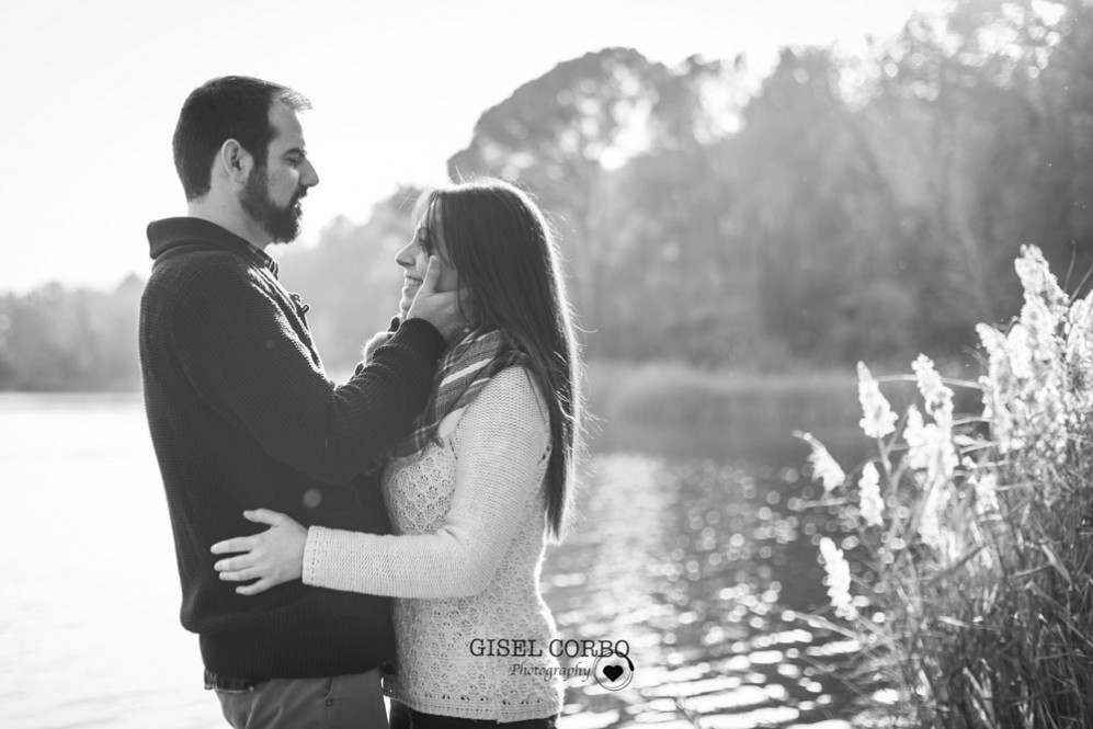 020 sesion preboda fotos barcelona girona mirada novios lago