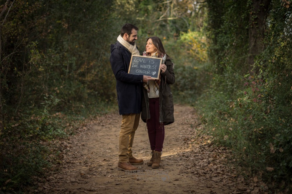 025 love is the warmest colour engagement sesion barcelona