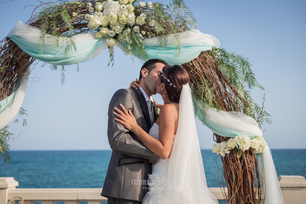 38 beso de novios en boda romantica