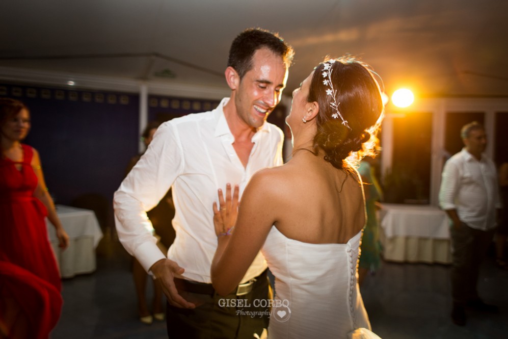 76 novios bailando fiesta boda noche